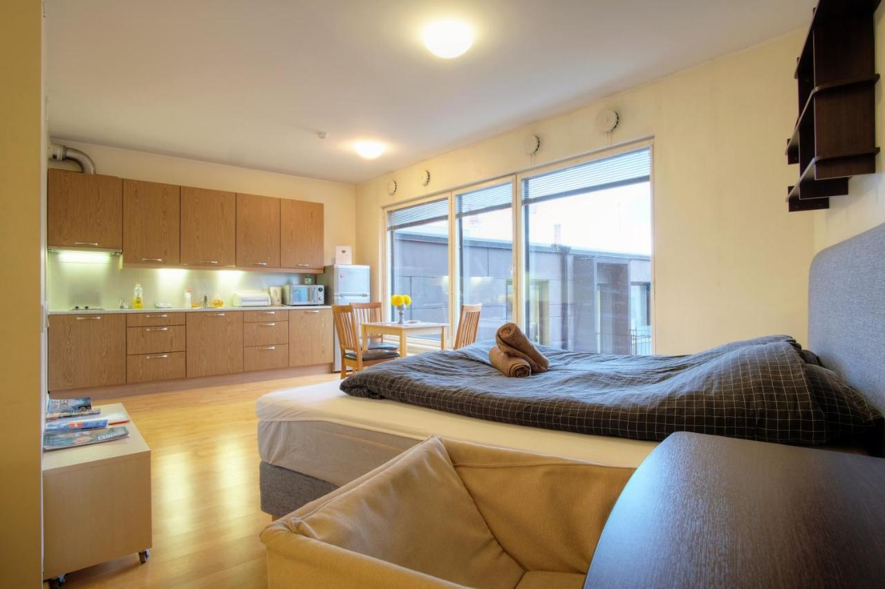 Studio Apartment In Quiet Heart Of Everything Tallinn Luaran gambar