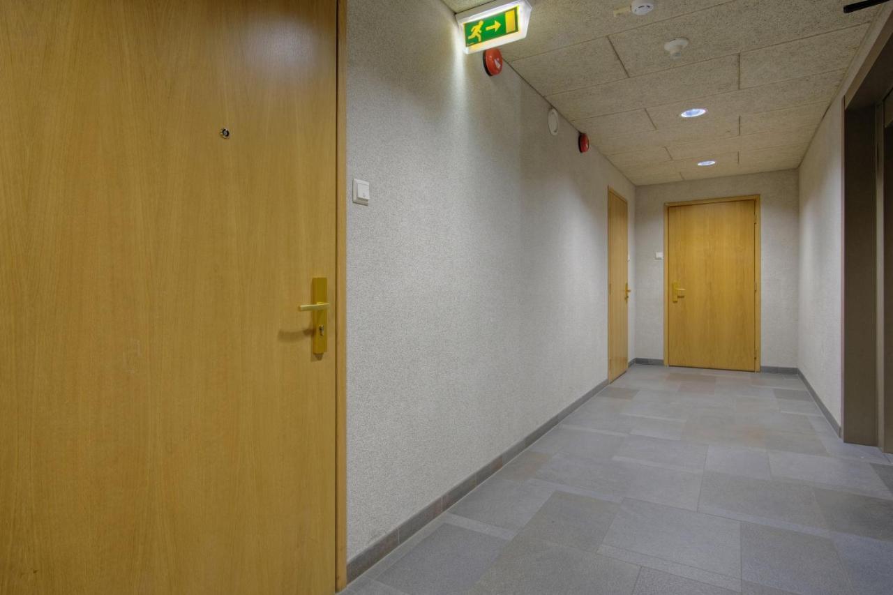 Studio Apartment In Quiet Heart Of Everything Tallinn Luaran gambar