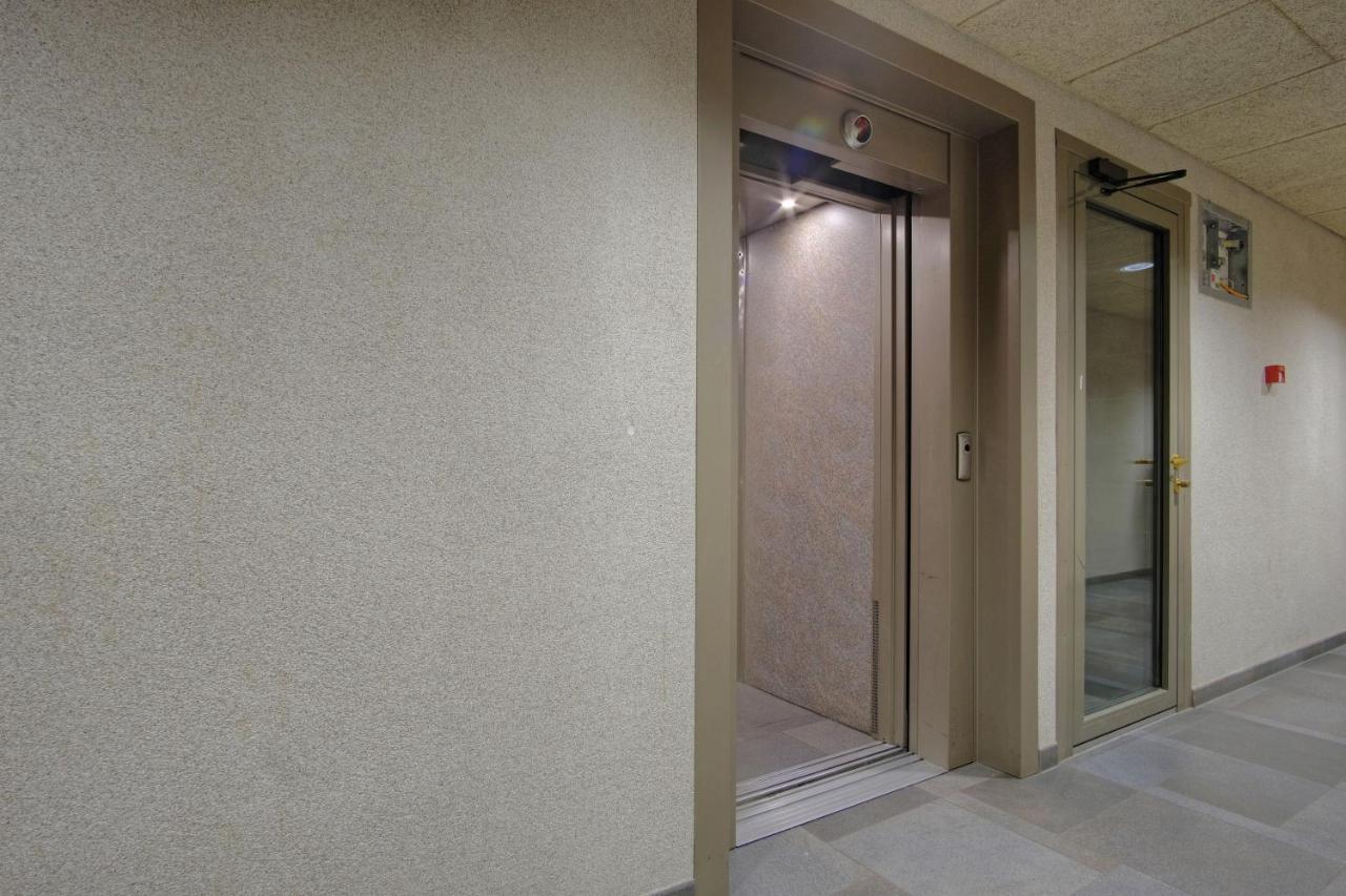 Studio Apartment In Quiet Heart Of Everything Tallinn Luaran gambar