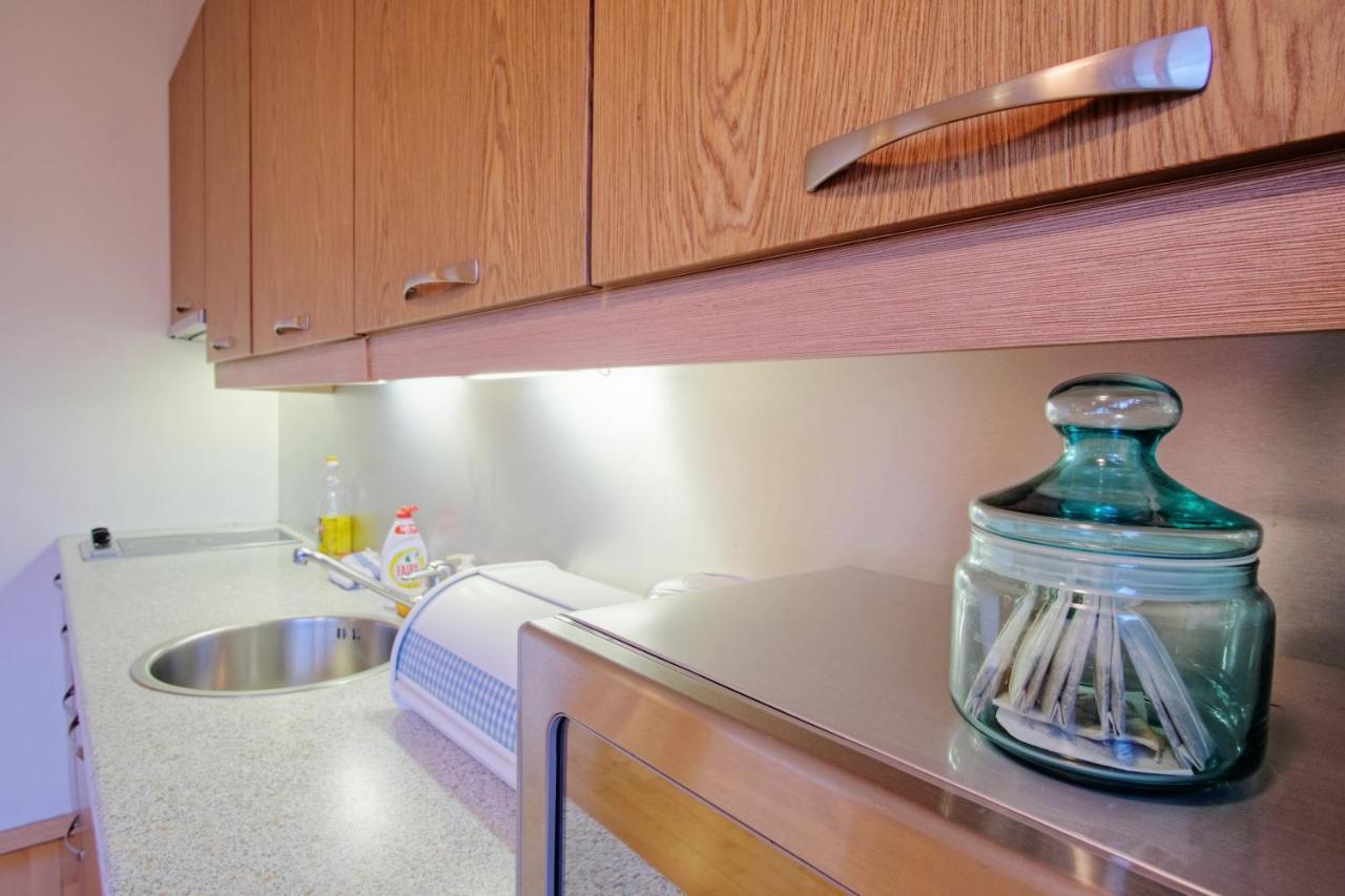 Studio Apartment In Quiet Heart Of Everything Tallinn Luaran gambar