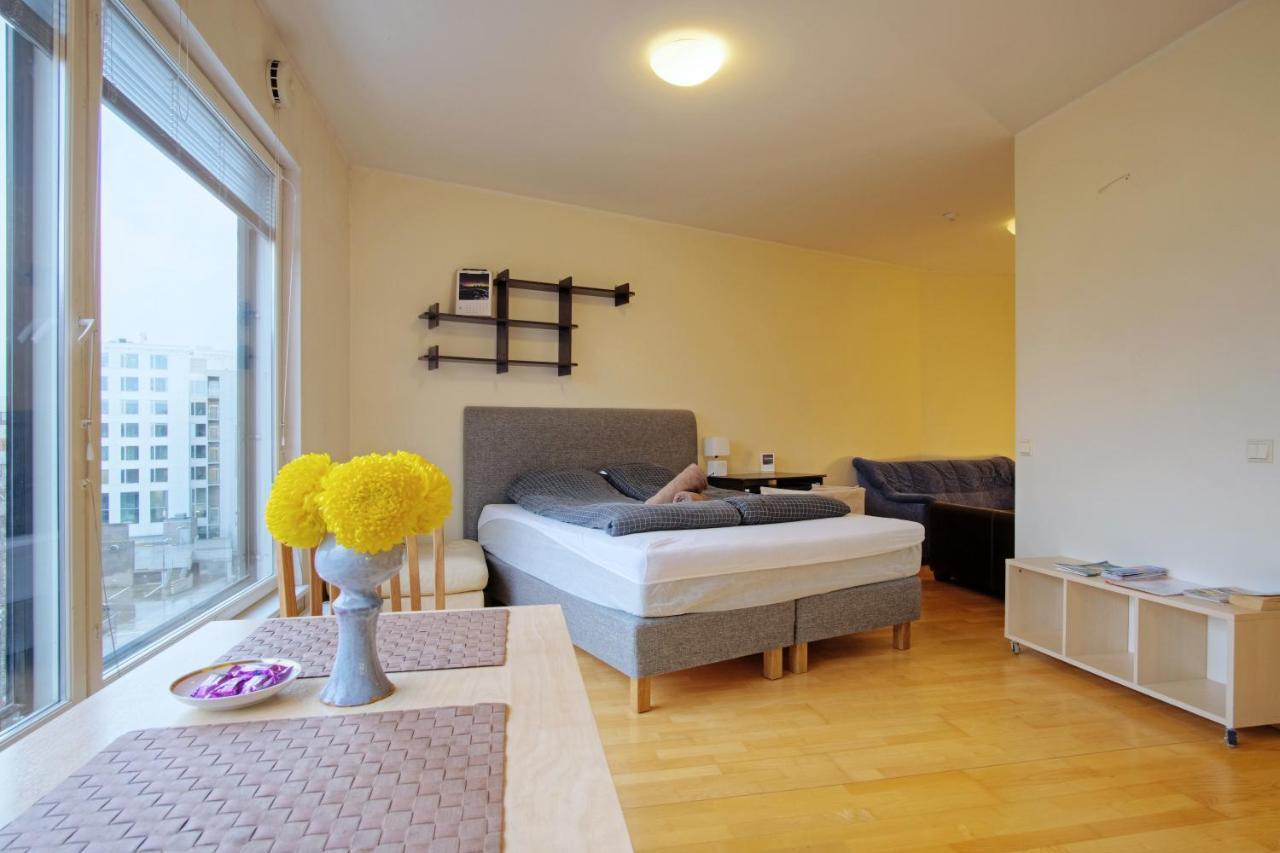 Studio Apartment In Quiet Heart Of Everything Tallinn Luaran gambar