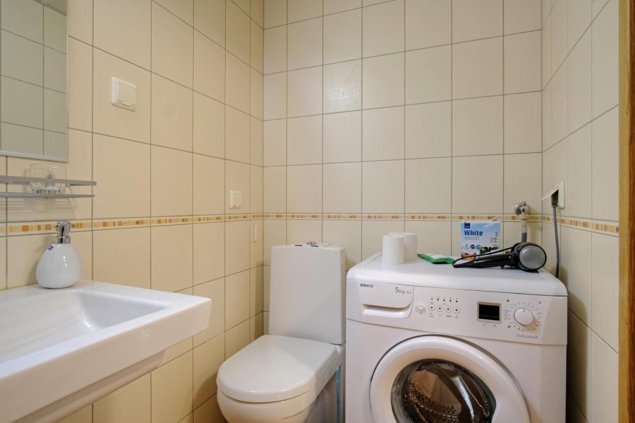 Studio Apartment In Quiet Heart Of Everything Tallinn Luaran gambar