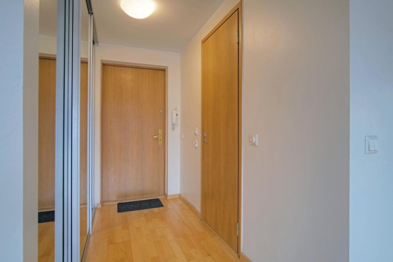 Studio Apartment In Quiet Heart Of Everything Tallinn Luaran gambar
